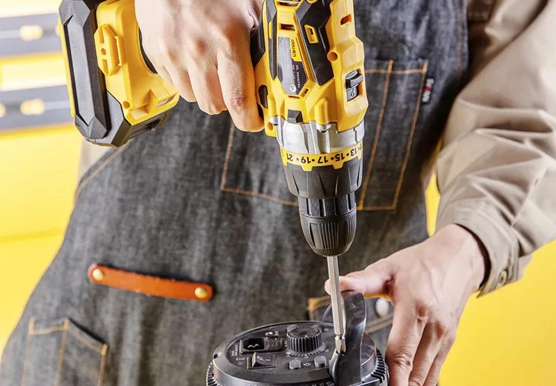 Professional vs. DIY Power Tools: Which Do You Need - 翻译中...