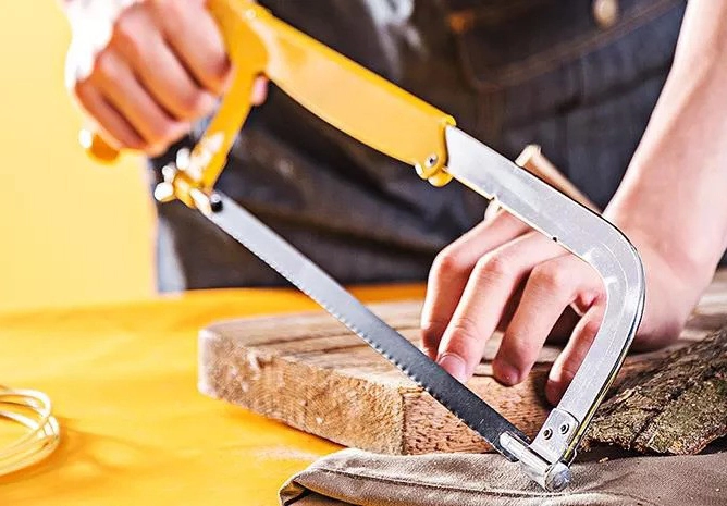 What are the precautions for using a hacksaw? - 翻译中...