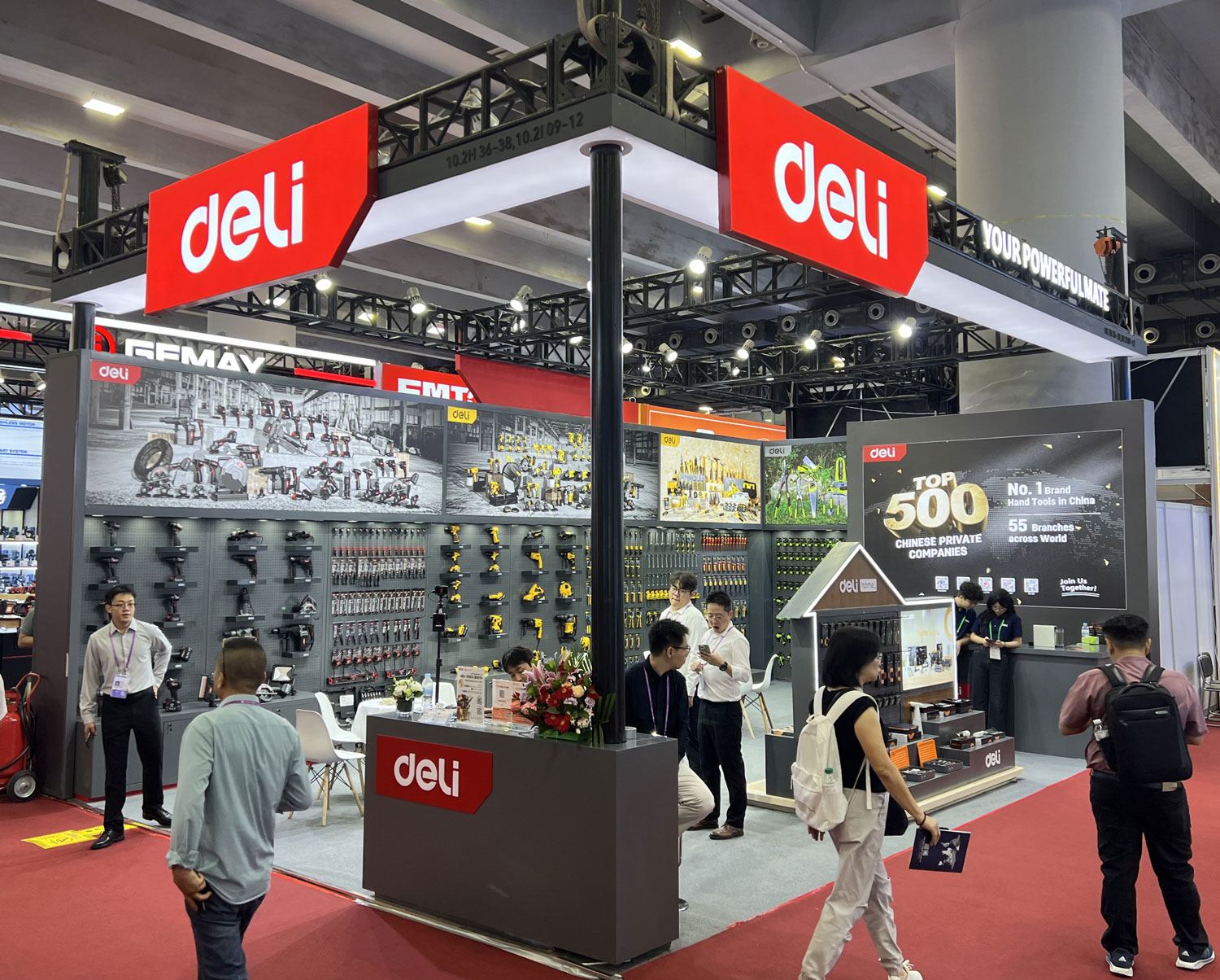 deli-tools-shines-at-the-138th-canton-fair1.jpg