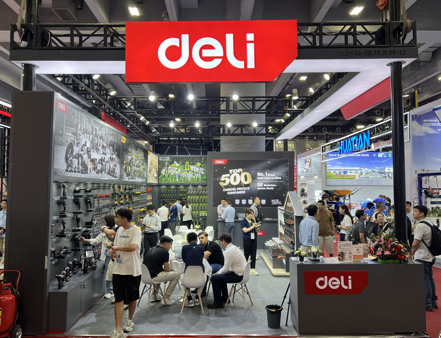 deli-tools-shines-at-the-138th-canton-fair2.jpg
