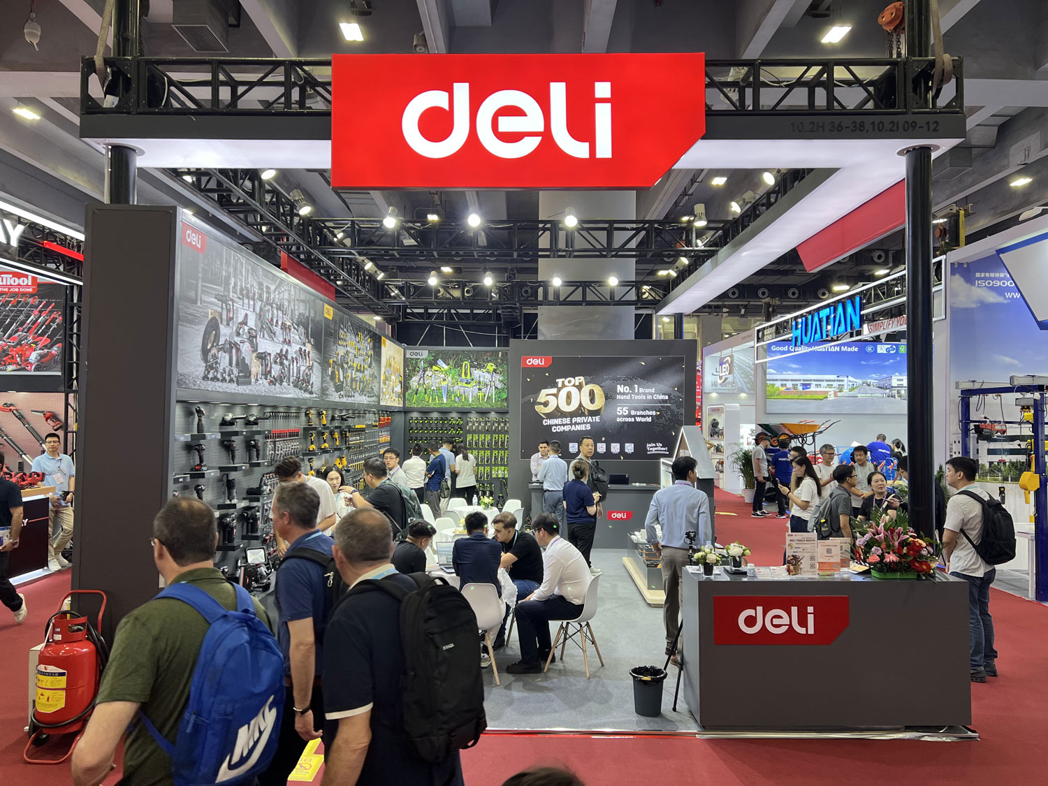 deli-tools-shines-at-the-138th-canton-fair7.jpg