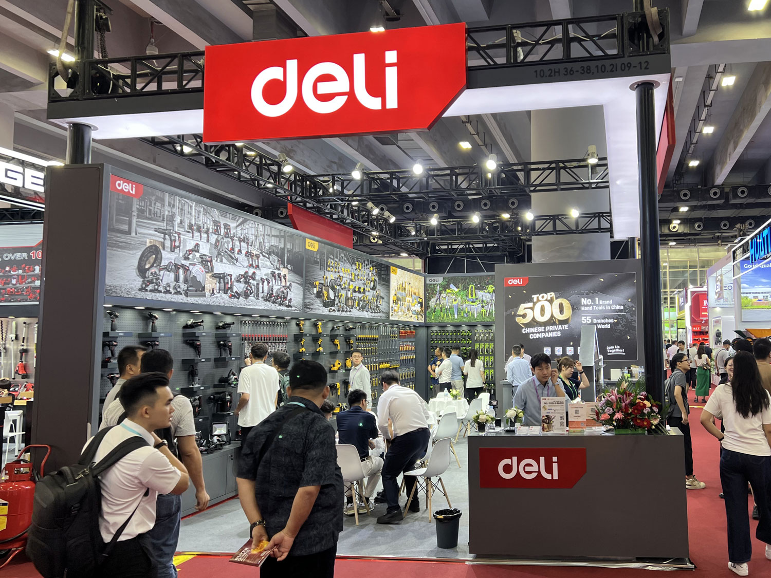 deli-tools-shines-at-the-138th-canton-fair8.jpg